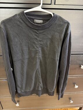 Zara Men’s Black Crewneck Sweater with Textured Neckline